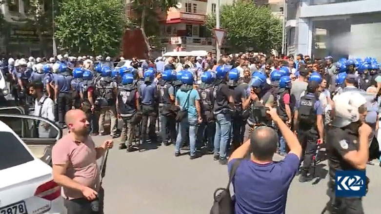 9 ئه‌ندامی شاره‌وانییه‌كانی هه‌ده‌په‌ دوورخرانه‌وه‌ و 26 پارێزه‌ریش ده‌ستگیركران‌